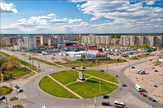 В рамках нацпроекта Жилье и городская среда в Дзержинске установлена новая смотровая площадка на Святом озере